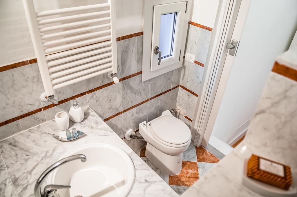 Borgo San Jacopo Deluxe By 360Rentals فلورنس الغرفة الصورة